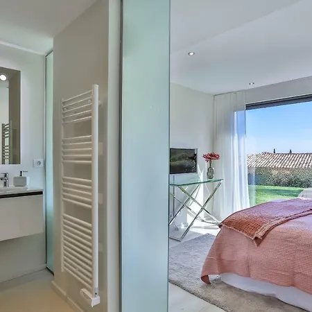 Villa Luxuriose Mit Meeresblick Und Pool In Der Nahe Vom Golfplatz *