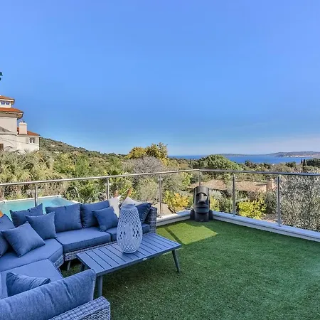 Villa Luxuriose Mit Meeresblick Und Pool In Der Nahe Vom Golfplatz